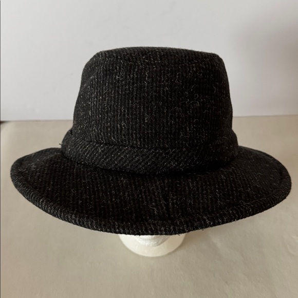 Tilley Winter Hat - Picture 2 of 13